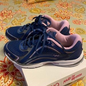 Ladies Ryka Tennis Shoes